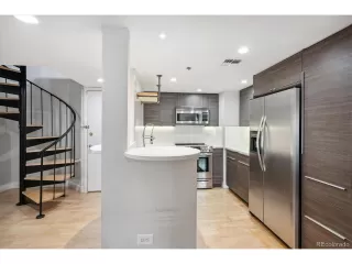 Photo #5: 9242039 Listing