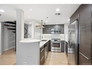 Photo #6: 9242039 Listing