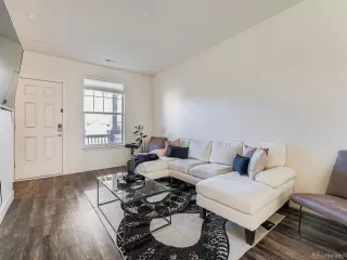 Photo #5: 9244500 Listing