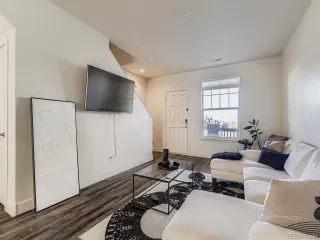 Photo #6: 9244500 Listing