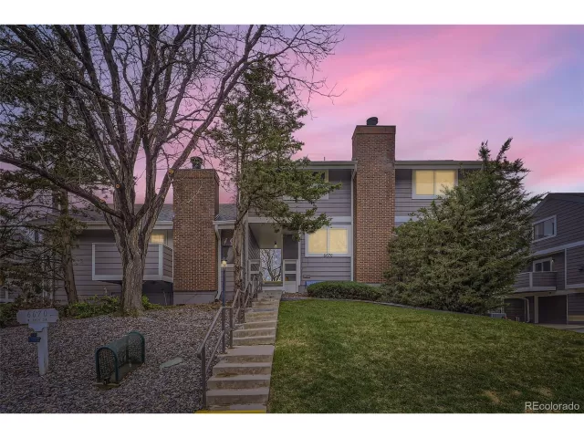 MLS: 9249681 Condo For Sale