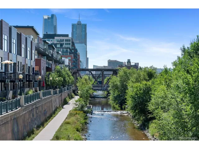 MLS: 9256039 Condo For Sale