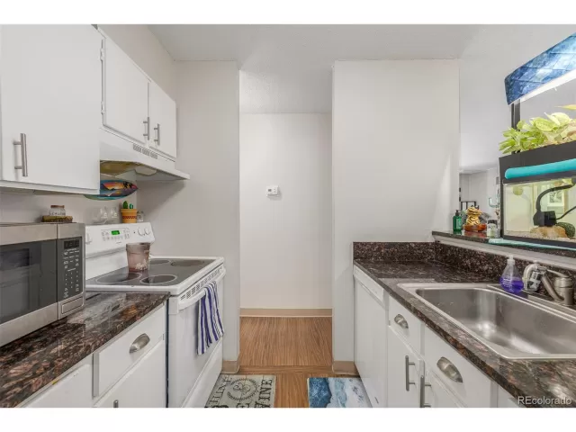 MLS: 9259282 Condo For Sale