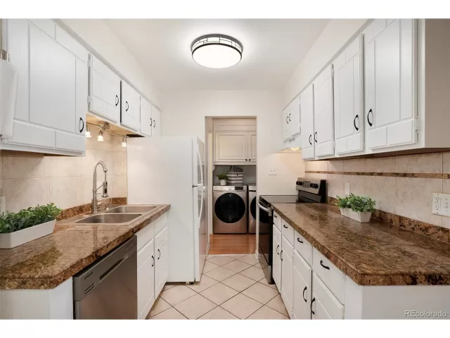 MLS: 9261368 Condo For Sale