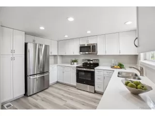 Photo #5: 9261973 Listing