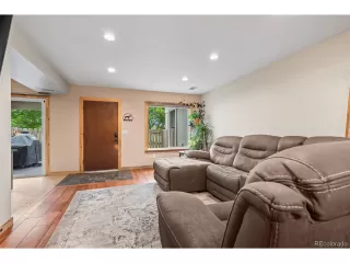 Photo #4: 9263556 Listing