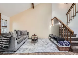 Photo #3: 9263860 Listing