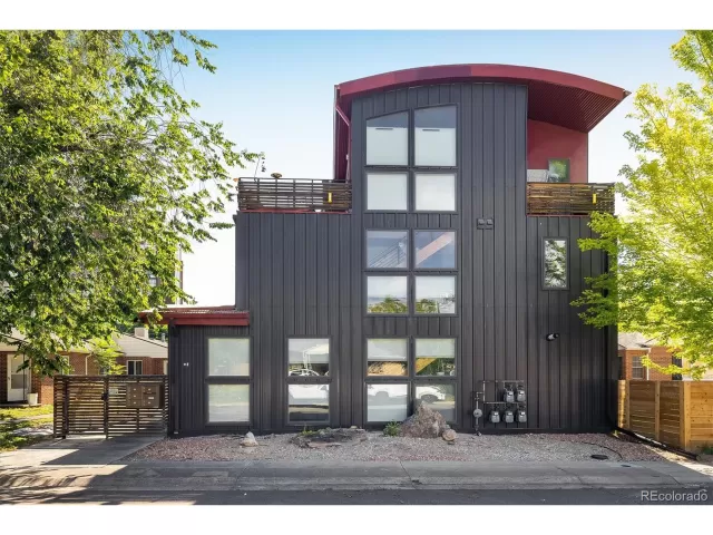 MLS: 9264727 Condo For Sale