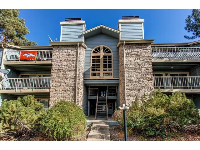 MLS: 9270136 Condo For Sale