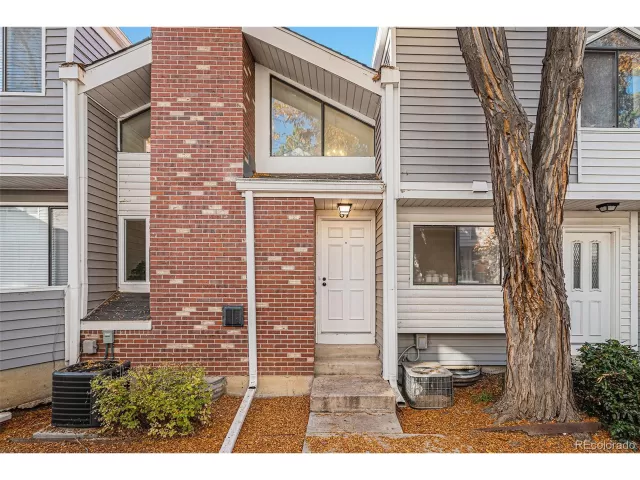 MLS: 9270460 Condo For Sale