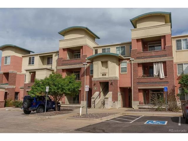 MLS: 9271441 Condo For Sale