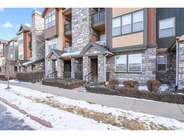 MLS: 9271743 Condo For Sale