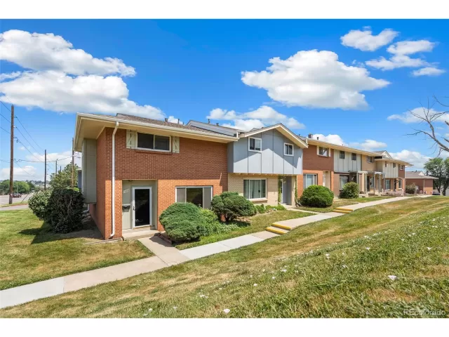 MLS: 9273433 Condo For Sale