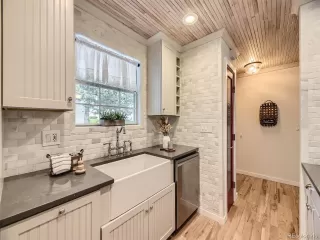 Photo #5: 9273961 Listing