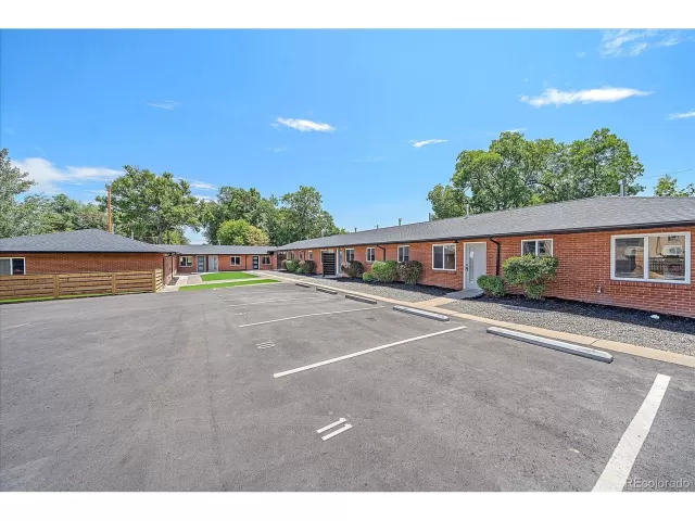 MLS: 9278801 Condo For Sale