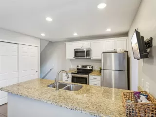 Photo #4: 9280557 Listing