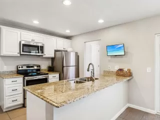 Photo #5: 9280557 Listing