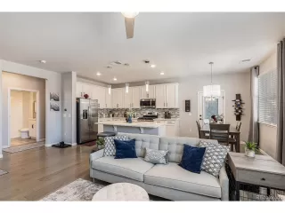 Photo #4: 9281459 Listing