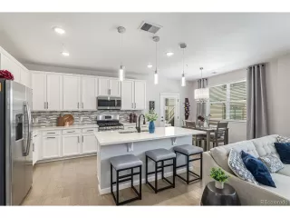 Photo #5: 9281459 Listing