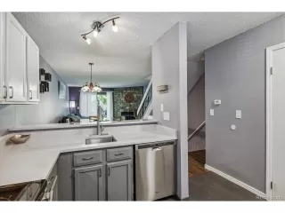 Photo #5: 9281790 Listing