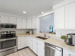 Photo #6: 9284369 Listing