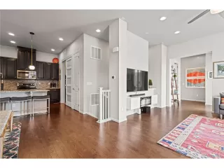 Photo #4: 9285117 Listing 