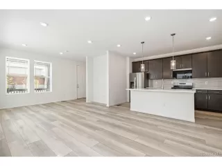 Photo #5: 9287651 Listing