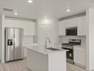 Photo #5: 9289719 Listing