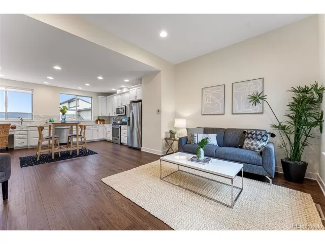 MLS: 9289811 Condo For Sale