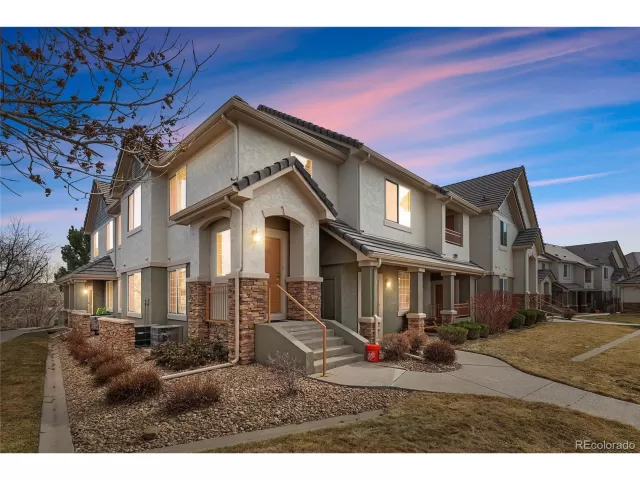 MLS: 9289851 Condo For Sale