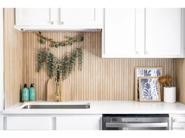 MLS: 9294717 Condo For Sale