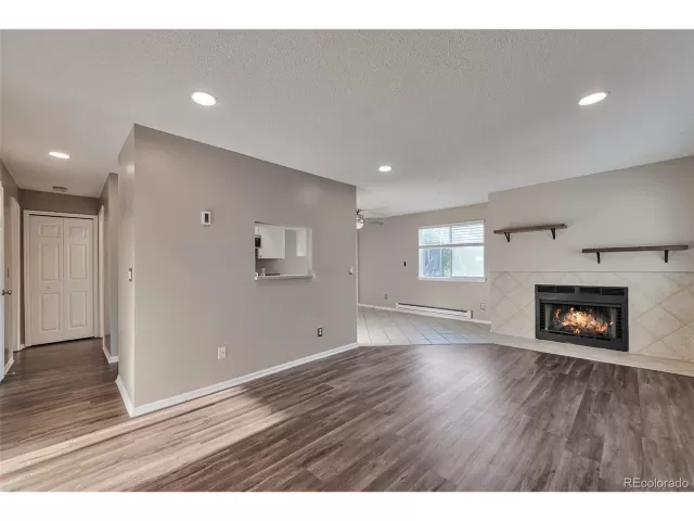 MLS: 9294827 Condo For Sale