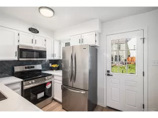 Photo #4: 9298490 Listing