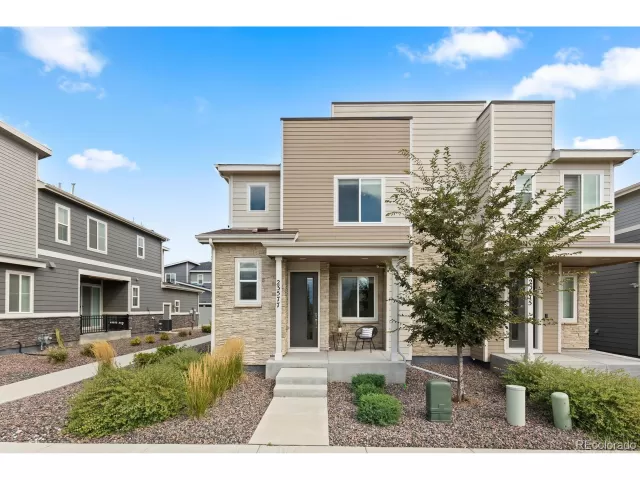 MLS: 9298615 Condo For Sale