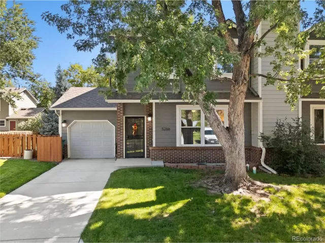 MLS: 9300442 Condo For Sale