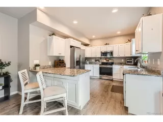 Photo #4: 9304121 Listing