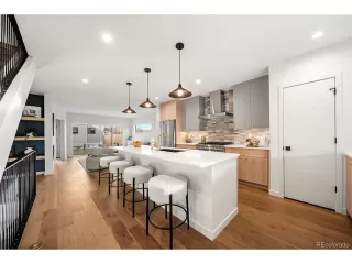 Photo #4: 9305022 Listing