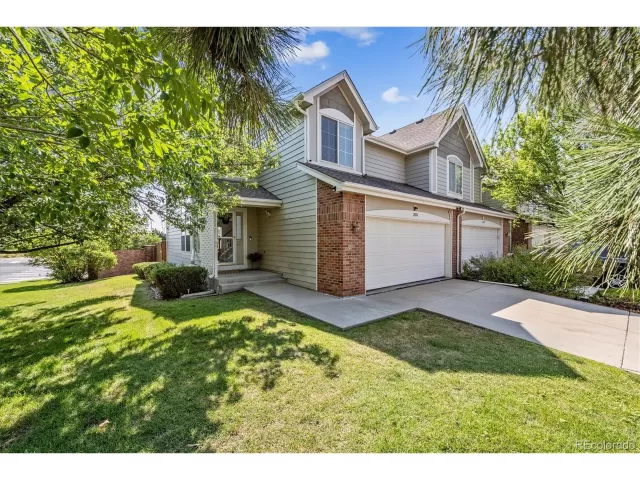 MLS: 9305050 Condo For Sale