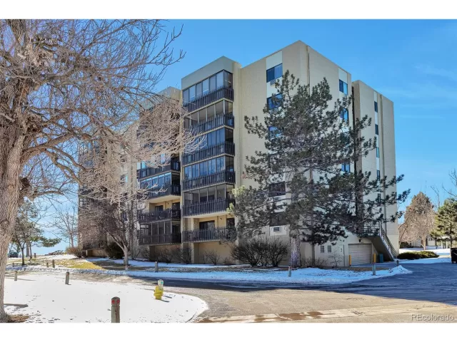 MLS: 9306055 Condo For Sale