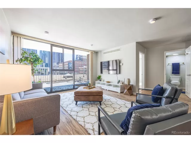 MLS: 9306213 Condo For Sale