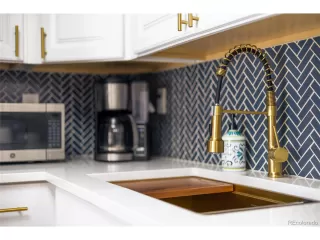 Photo #3: 9306213 Listing