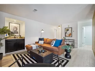 Photo #2: 9306785 Listing