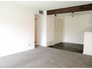 Photo #6: 9308637 Listing