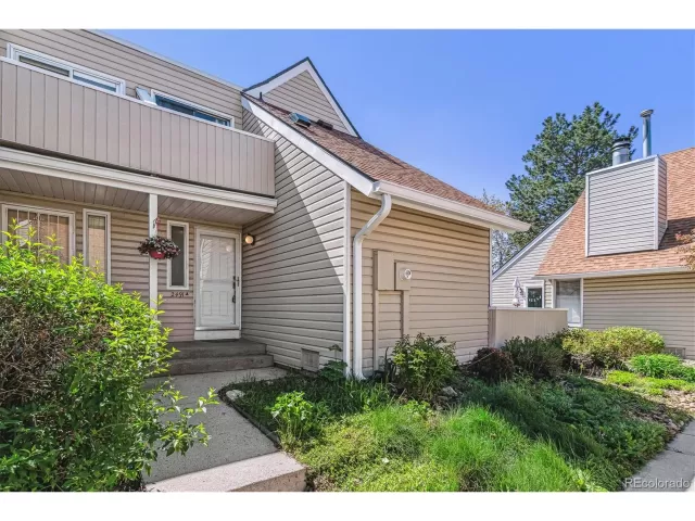 MLS: 9308996 Condo For Sale