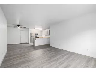 Photo #4: 9310407 Listing
