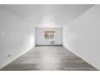 Photo #6: 9310407 Listing