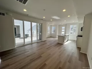 Photo #4: 9311826 Listing