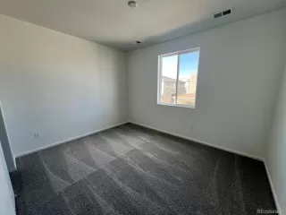 Photo #5: 9311826 Listing