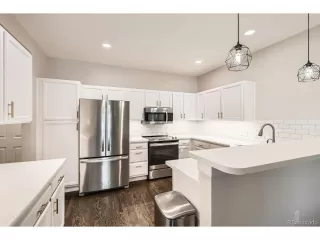 Photo #4: 9315230 Listing