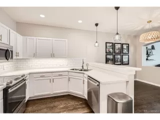 Photo #5: 9315230 Listing